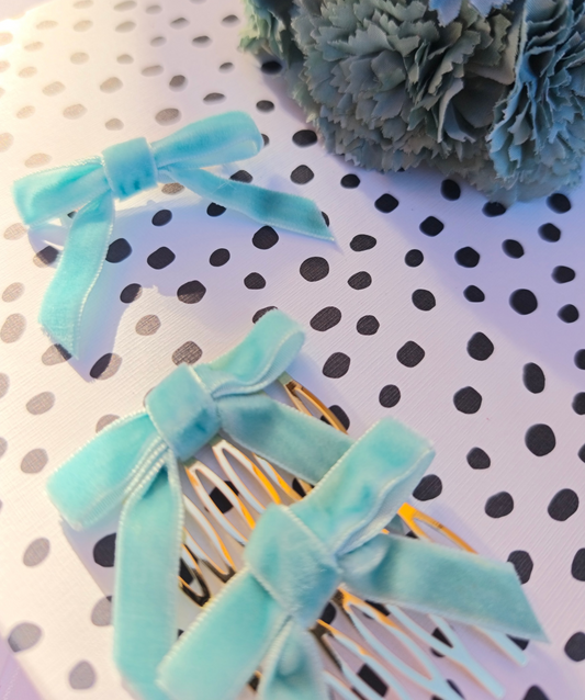 Broche lacito de terciopelo