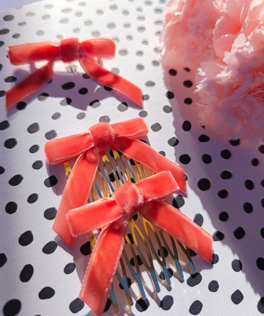 Broche lacito de terciopelo